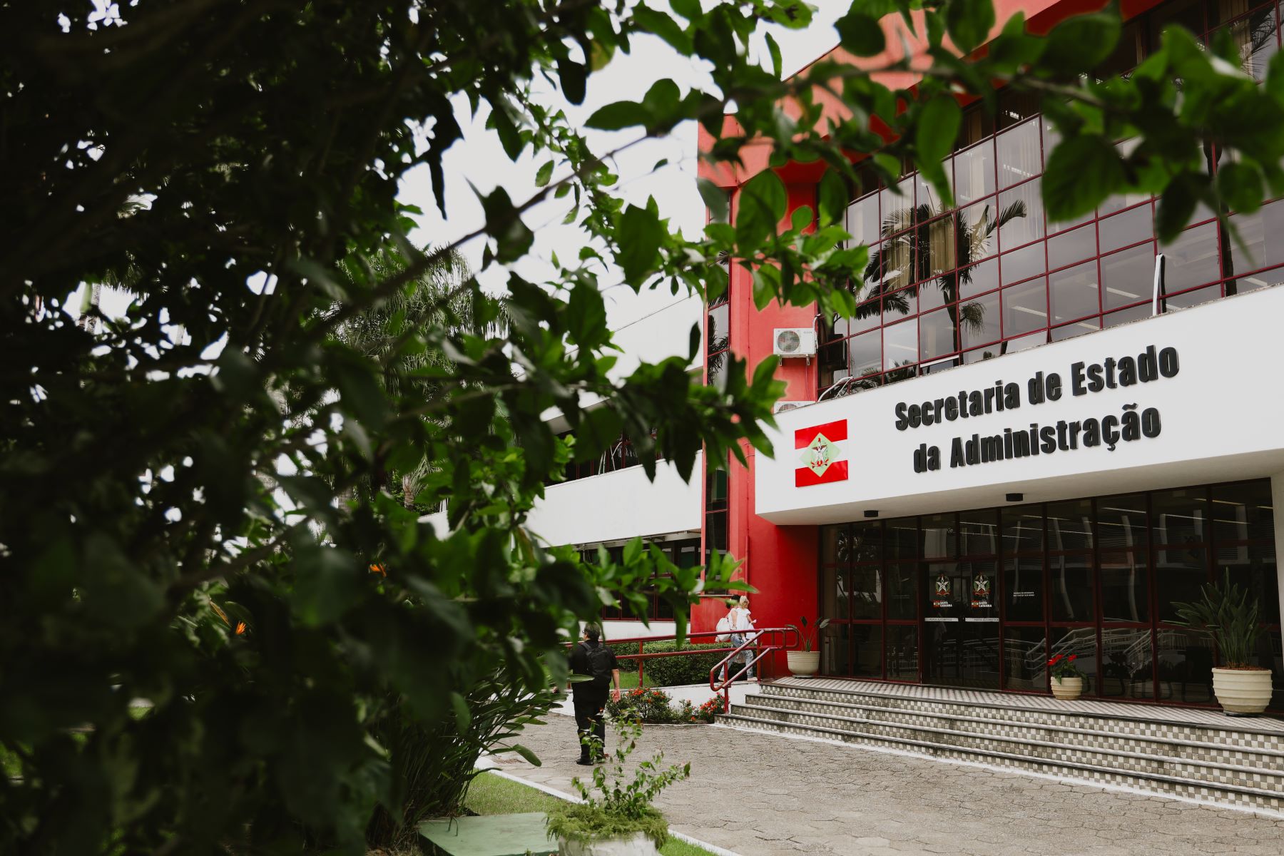 Profissionais com experiência podem se candidatar a bolsas de até R$ 7 mil para atuar em projetos de inovação na gestão pública catarinense