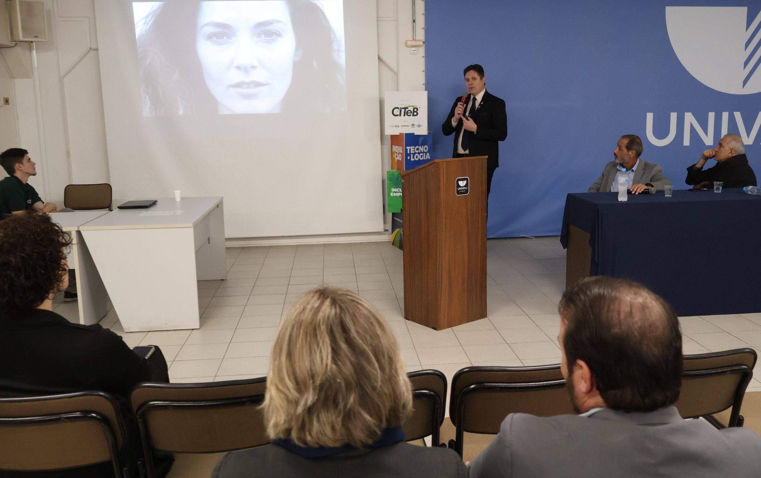 Fapesc dialoga com empreendedores e pesquisadores em evento alusivo aos 20 anos da Fundação CITeB