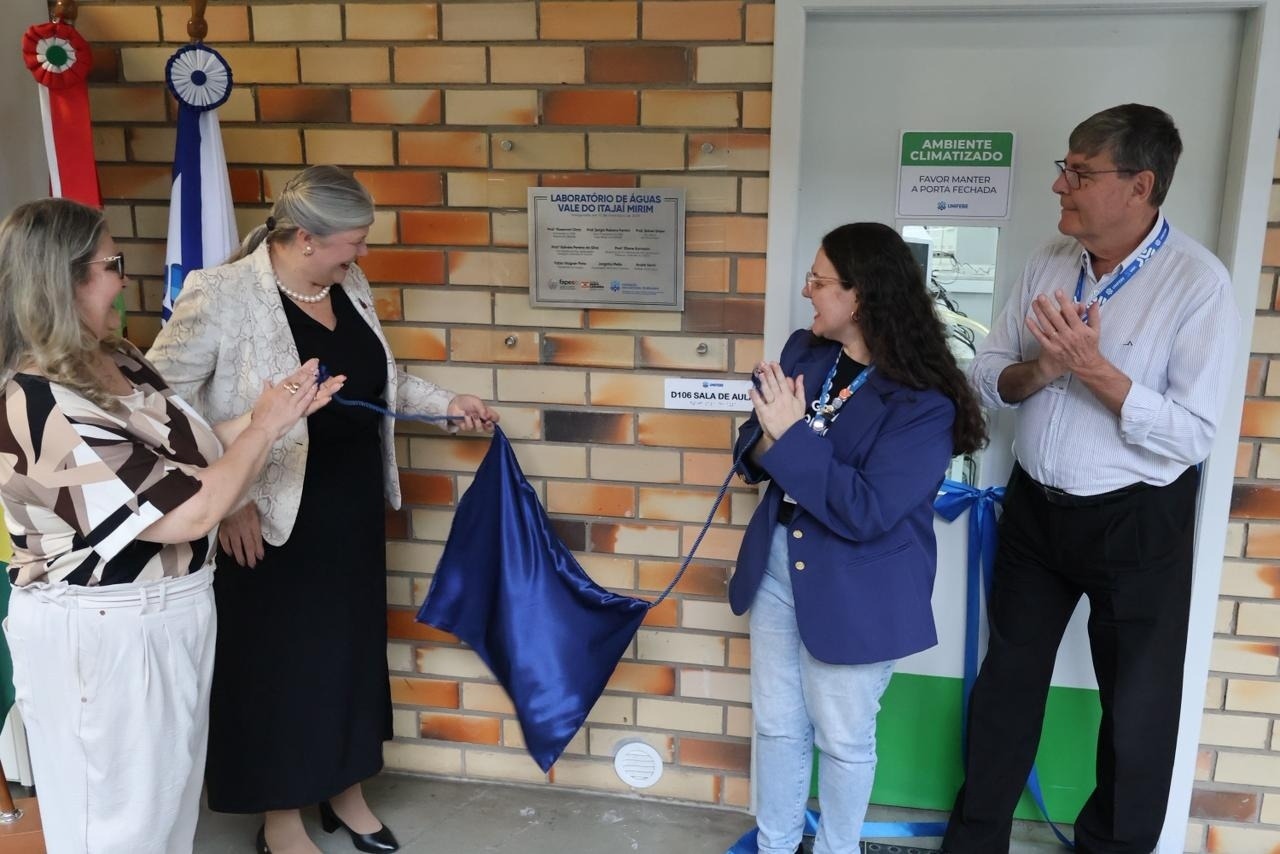 Governo do Estado investe R$ 2,45 milhões em laboratório de ponta que transforma o Vale do Itajaí em referência em monitoramento e sustentabilidade da água