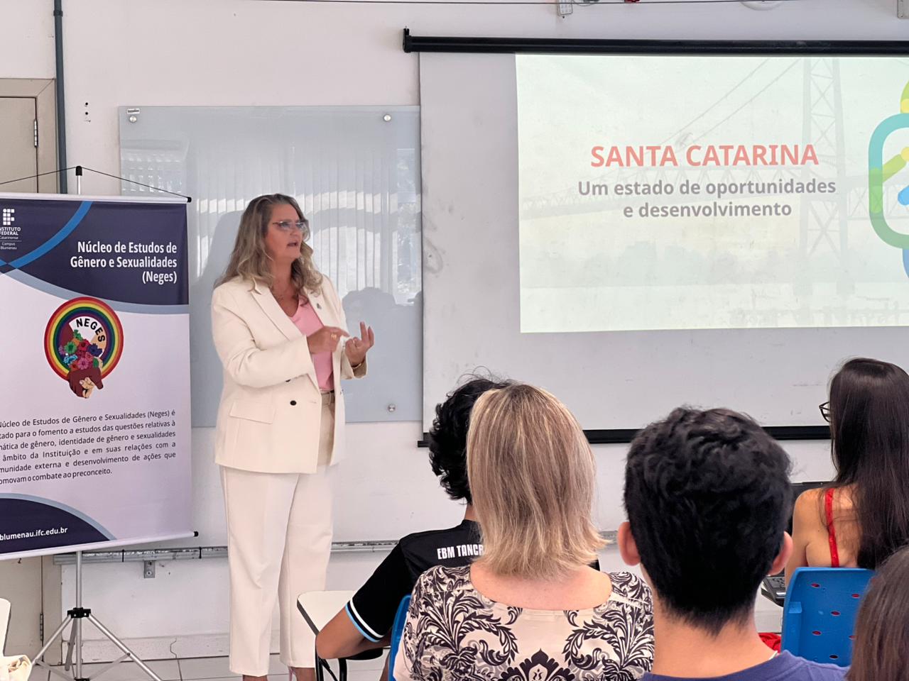 No Dia Internacional das Mulheres e Meninas na Ciência, Fapesc apresenta dados sobre o protagonismo feminino em Santa Catarina durante evento em Blumenau