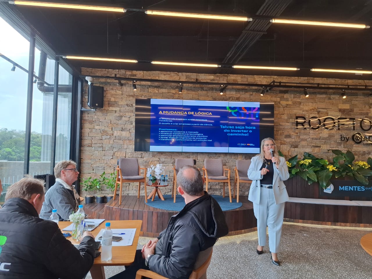 Em Joinville, Fapesc participa de diálogo com instituições de ensino sobre inovação em deep tech