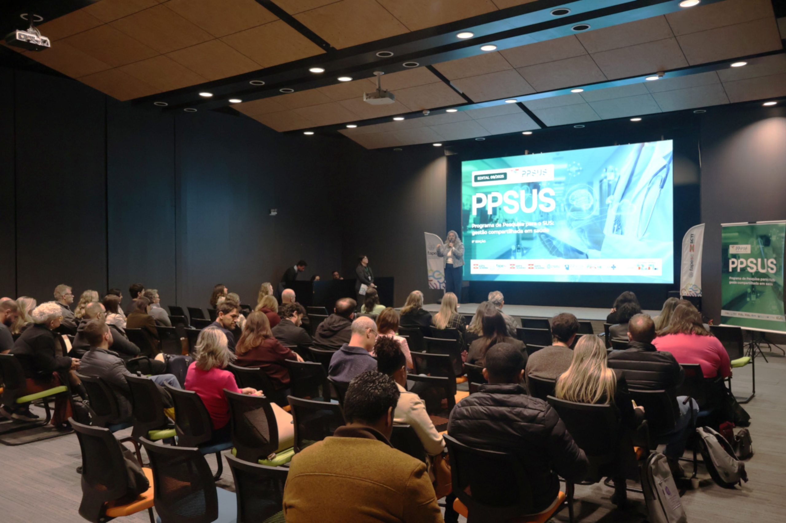 Pesquisadores catarinenses apresentam projetos voltados para a resolução de desafios enfrentados pelo SUS, durante Seminário Marco Zero, realizado pela Fapesc