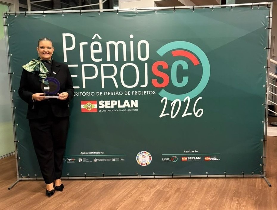 Programa Mulheres de Impacto da Fapesc e secretário de CTI, Fábio Pinto, são reconhecidos no Prêmio Eproj/Seplan 2026